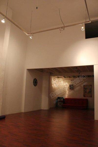 Yoga and Art Space in Mid-CityYoga and Art Space in Mid-City基础图库2